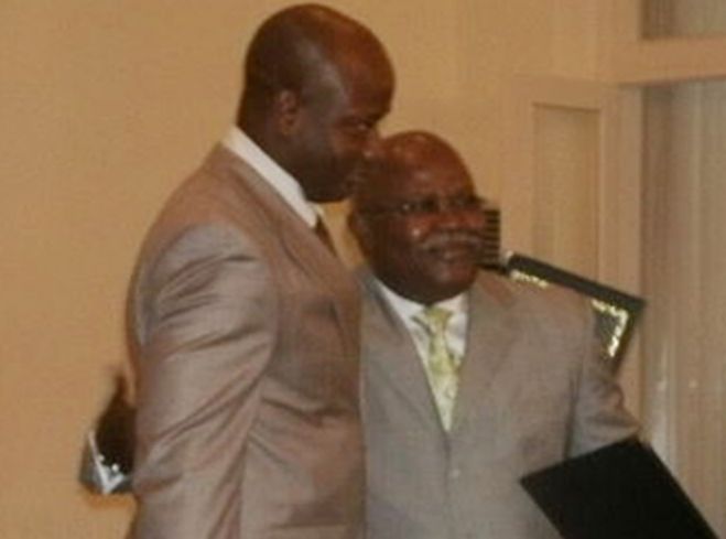 Dois vice-governadores com subvenções vitalícias de USD 3.517/mês