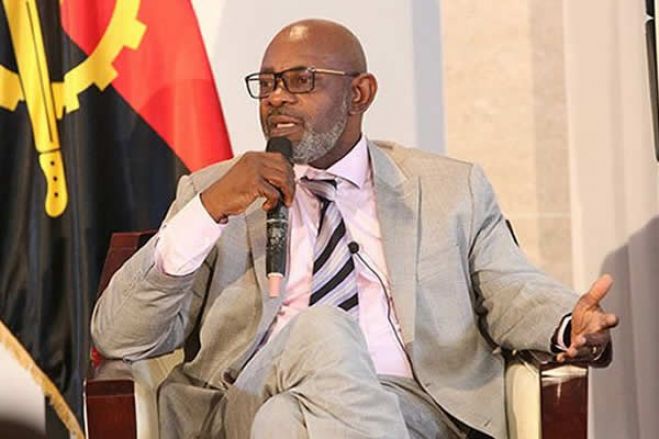 Esperemos que esteja a acontecer uma mudança de postura da oposição