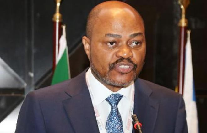 Situação financeira e cambial do país exige alteração estrutural da economia