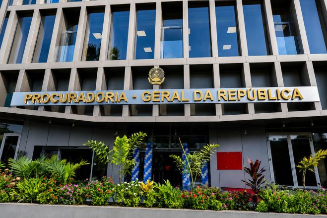 PGR confirma arresto de 72 milhões de euros do general "Dino" e investigação a Georges Chikoti