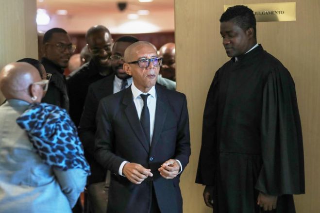 Hackers deram sumiço a provas documentais que "comprometiam" general "Kopelipa"