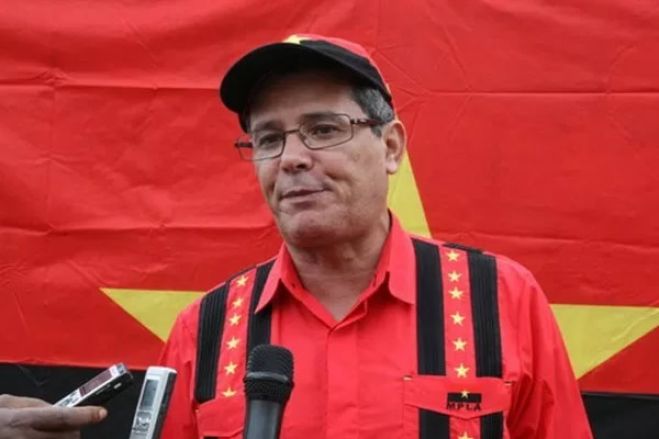 Oposição angolana condena "escândalo" na Presidência, MPLA defende combate à corrupção