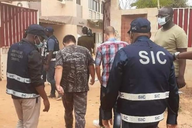 Polícia angolana e Interpol detêm 42 membros da "máfia chinesa" em Luanda