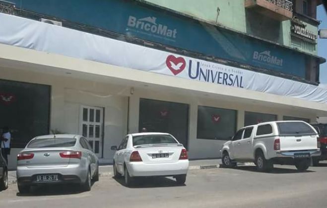 Casa Paris transformada em templo da Igreja Universal do Reino de Deus.