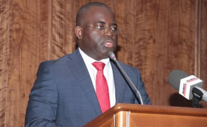 BNA pondera retomar a venda de divisas aos bancos comerciais