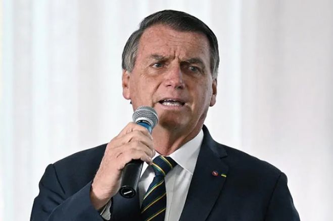 Bolsonaro diz que depredações 'fogem à regra' da democracia