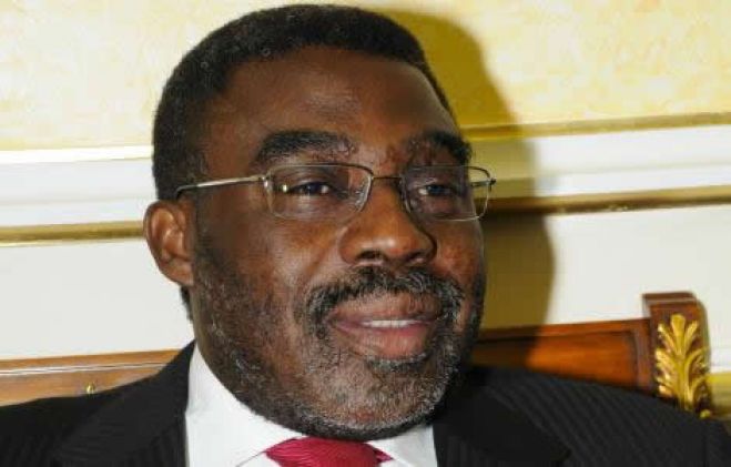 ministro da Hotelaria e Turismo, Pedro Mutindi na foto