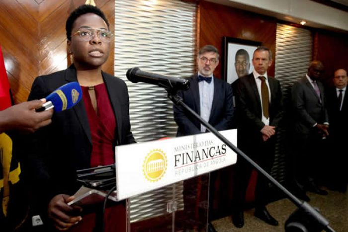 Dividas: Angola não vai aos mercados porque custo é "absurdamente alto"