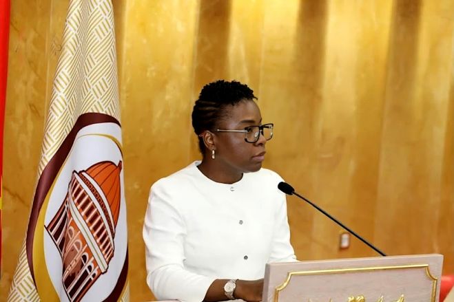 Angola trabalha com "endividamento responsável" devido a ainda insuficiente receita fiscal -- Ministra