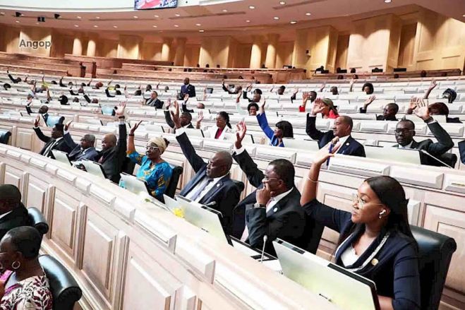 Parlamento angolano aprova OGE 2026 com votos contra da UNITA