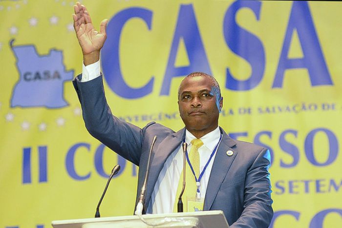 Militantes da CASA-CE na Huíla dizem-se ao lado de Chivukuvuku