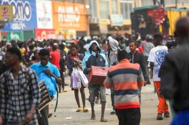 Estabelecimentos reduzem horário ou encerram temporariamente devido a pilhagens