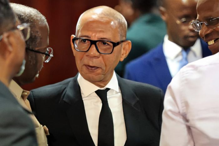 MP rejeitou seis dos sete crimes do General Kopelipa, mas exige a condenação por tráfico de influência