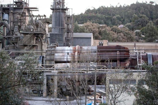 Fábrica de cimento Secil à espera de 'aval' de João Lourenço