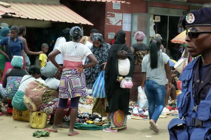 Protestos como os de "zungueiras" vão continuar mesmo com bastonadas - UNITA