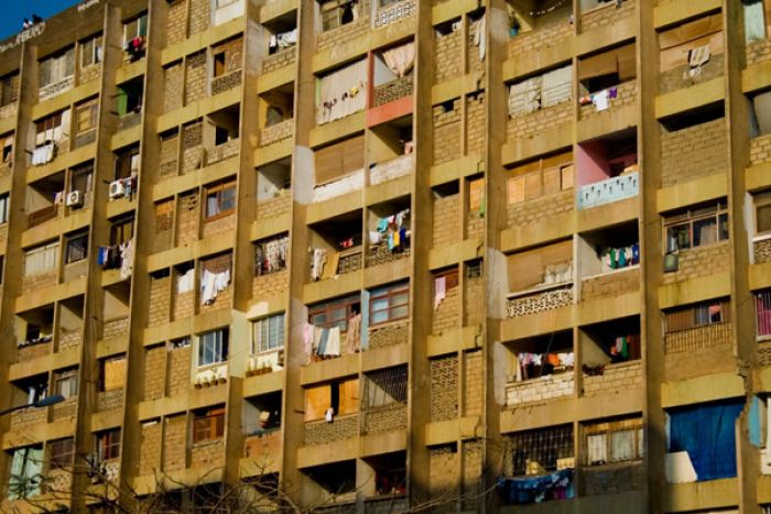 Governo assume existência de edifícios degradados e anuncia plano estratégico