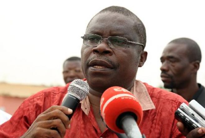 "35 anos de poder de JES não é problema do homem mas do regime" - Eduardo Kuangana