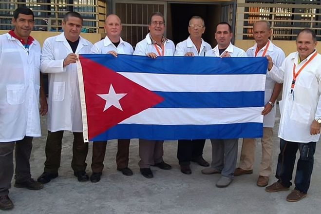 Angola vai gastar 82 milhões de dólares para contratar mais de mil médicos cubanos