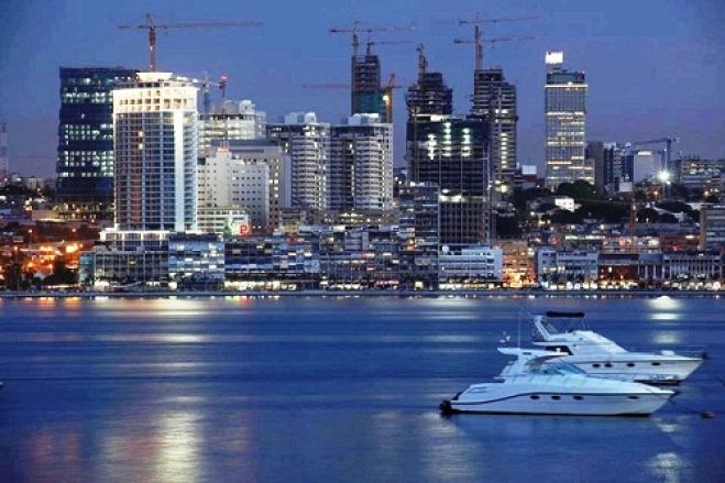 Habitar no centro de Luanda apenas ao alcance das classes mais altas