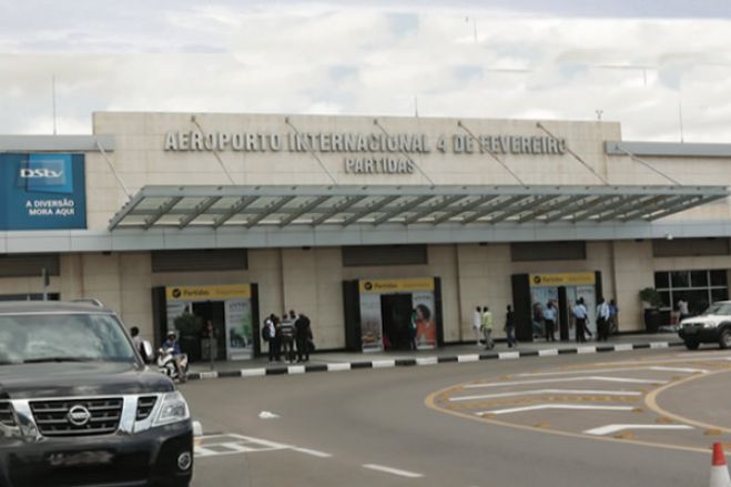 Aeroporto Internacional 4 de Fevereiro na 'lista negra'