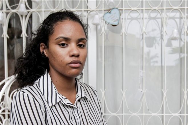 Mulher de Luaty Beirão denuncia pressão psicológica no julgamento