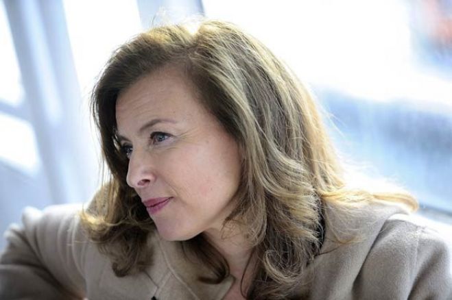 Primeira-dama da França é hospitalizada após revelação de suposta traição do marido