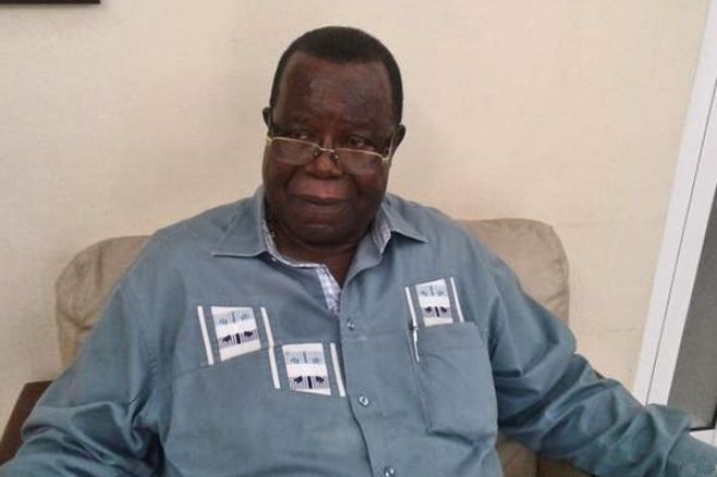 Nacionalista Nzau Puna responde a Pezarat Correia