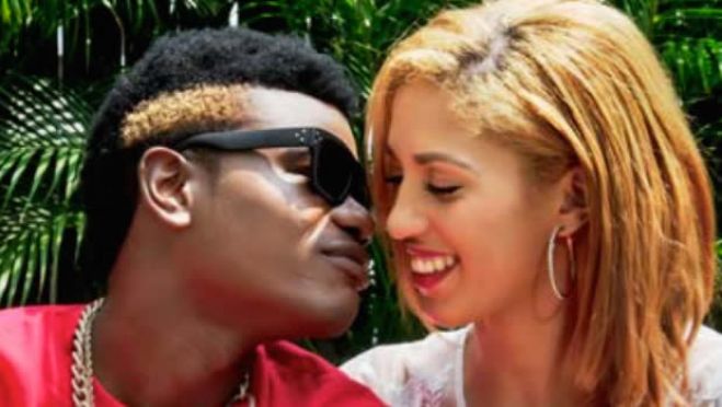 Casal mostra-se cada vez mais apaixonado