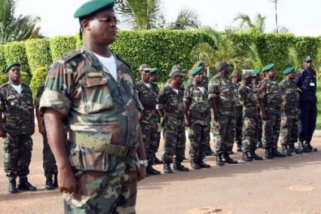 FLEC denuncia «reforço excessivo» de efectivos militares angolanos em Cabinda