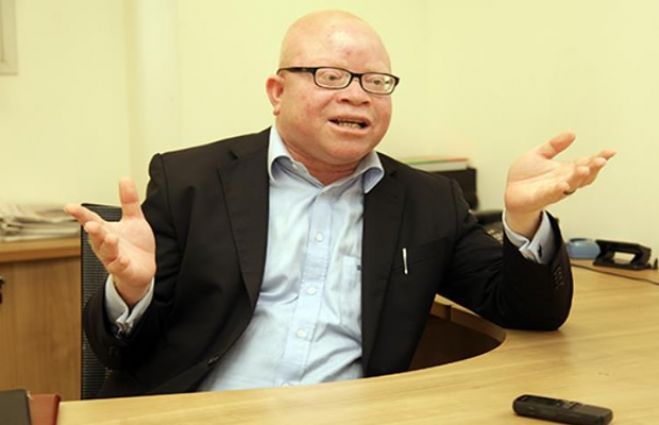 "Dificilmente se consegue ver os políticos num diálogo sincero"