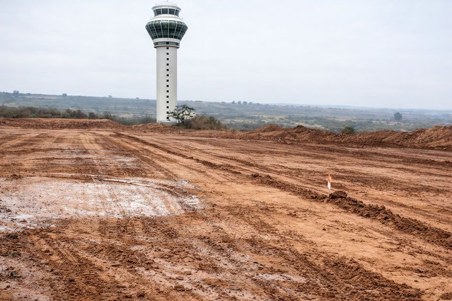 Luanda proíbe compra de terrenos e circulação de viaturas na área do novo aeroporto