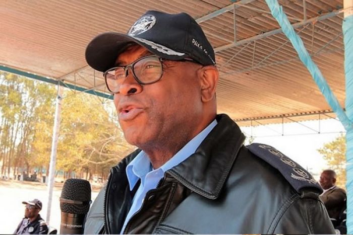 Comandante da polícia angolana critica agentes "à Trinitá" e "à Michael Jackson"