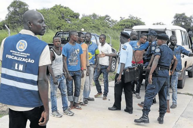 Imigração é um negócio milionário em Angola - ONG