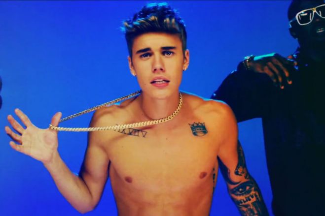 Personal trainer de Justin Bieber garante que ele é bem dotado