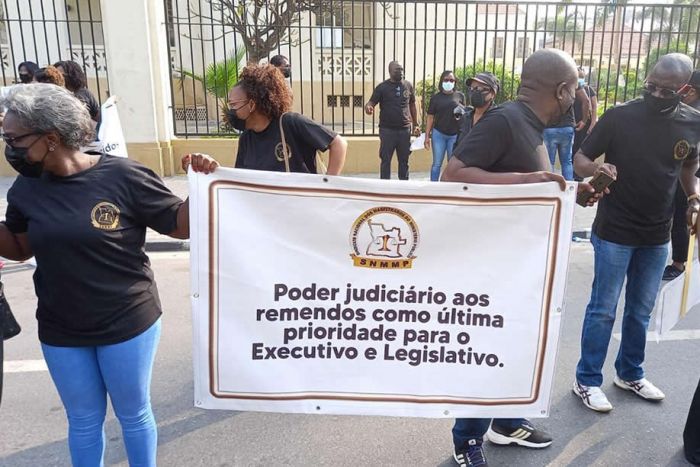 Oficiais de justiça angolanos prometem segunda fase da greve com mais impacto