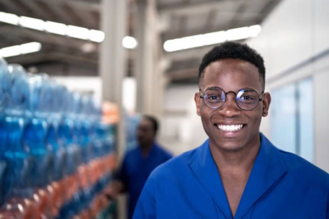 Angola deve manter crescimento em 2023 mas menos robusto - economista