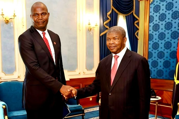 João Lourenço felicita Daniel Chapo pela sua eleição como Presidente de Moçambique