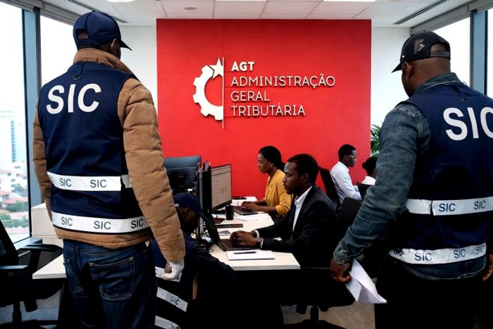 SIC detém funcionários da AGT e despachante por suspeitas de fraude fiscal
