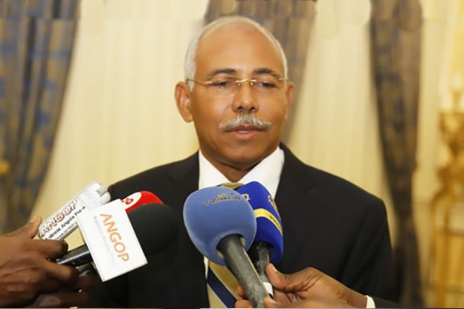 Embaixador de Angola estima em "algumas centenas" angolanos retidos em Portugal