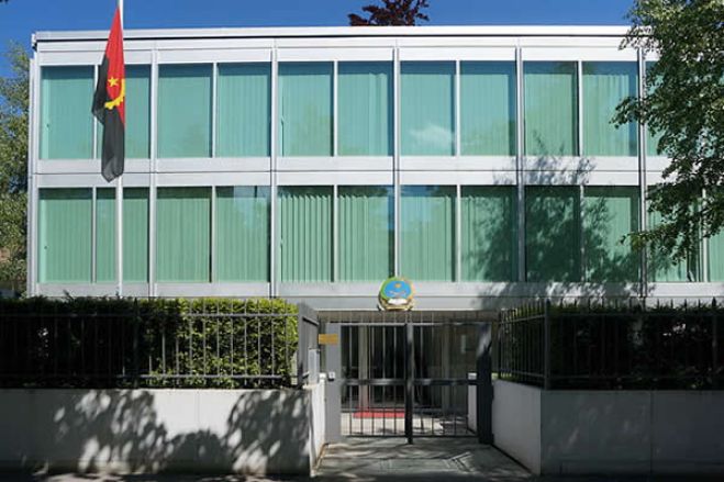 Embaixadas Angolanas: Mal funcionamento e acomodação dos Diplomatas