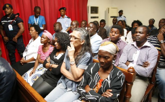 Familiares reagem à prisão domiciliária dos activistas