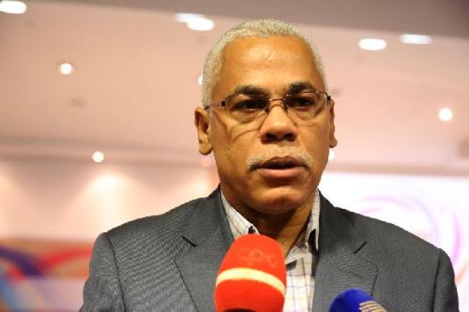 As autoridades angolanas são constantemente desrespeitadas em Portugal - Paulo de Carvalho