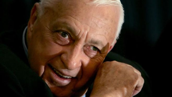 Morte de "criminoso" é um "momento histórico, dizem os palestinianos