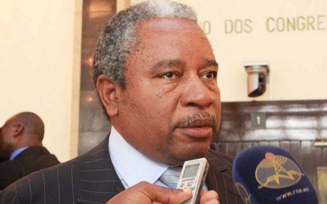 Banco Nacional de Angola racionaliza dolares devido à crise do petróleo