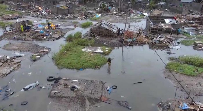 Angola envia missão humanitária para Moçambique com 100 técnicos de saúde