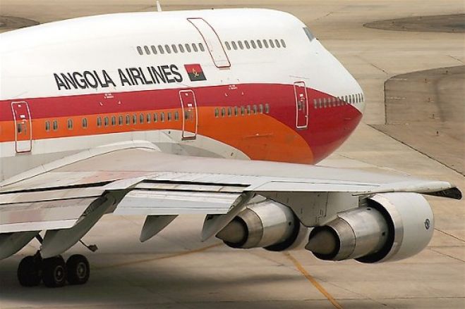 TAAG vende dois boeing 747-300 avariados na África do Sul