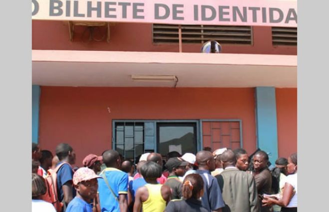 Cidadãos reclamam do atendimento nas instituições públicas e privadas