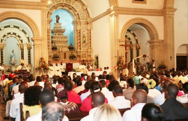 Missa por vítimas de massacre governamental no Namibe