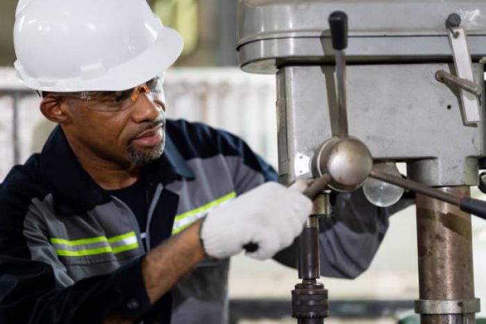 PIB anual de 8% deve reduzir taxa de desemprego angolano para 18% em 2027 – economista