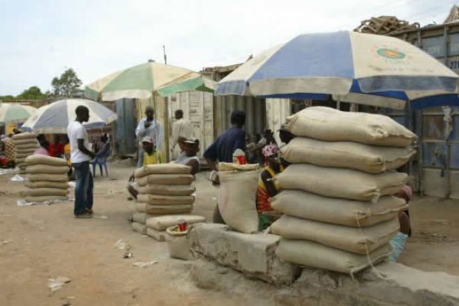 Mão invisível faz disparar preço do cimento em Angola